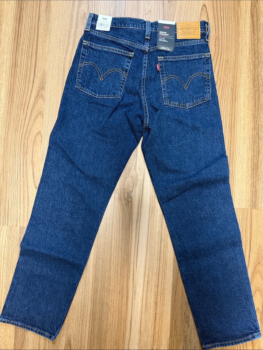 Levi’s wedgie straight sz26